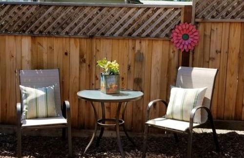 Colonial Cottage Getaway - Foto 17