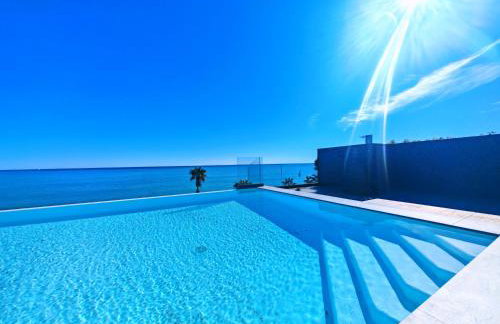 Pearl Beach - Rooftop Pool Seaside - Photo 20