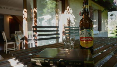 Beautiful 3 Star renovated Apt Sleeps 7 - Foto 3