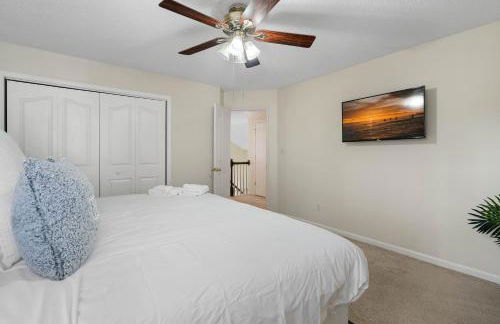 Cozy 4B 2 5B University Home King Beds Jacuzzi - Foto 40