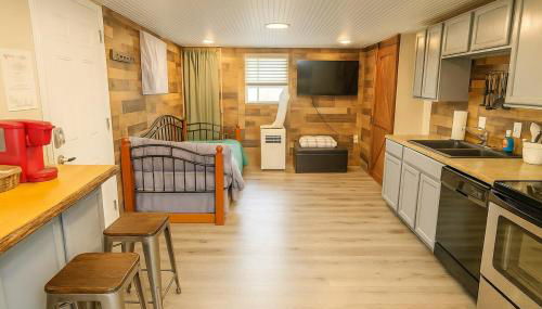 Dillon Ave Homes - Photo 2, stove, pet friendly