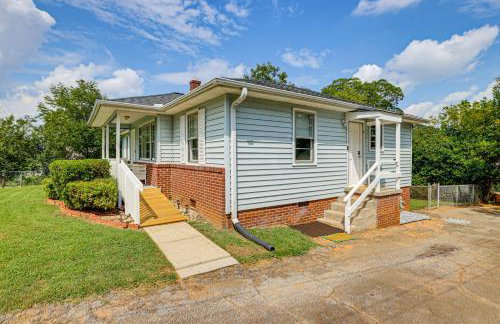 Families Welcome, Fenced Yard: Inviting Greer Home - Photo 23