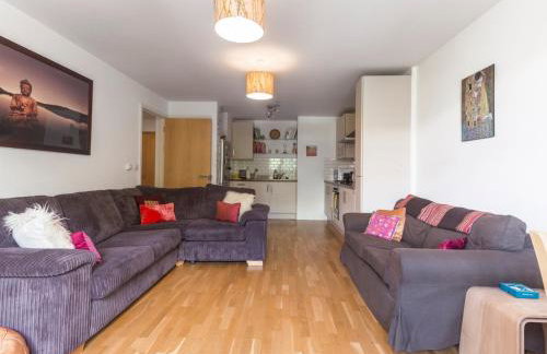 Spacious 2BR Flat Near Camden & Kings Cross Tube - Pass the Keys - Foto 5