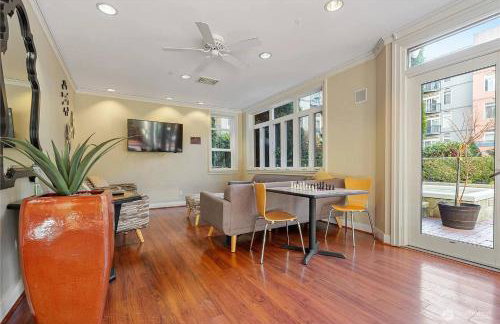 Vibrant City Gem/99 Walk/Pike Pl/Pool/Pet/Parking - Foto 44