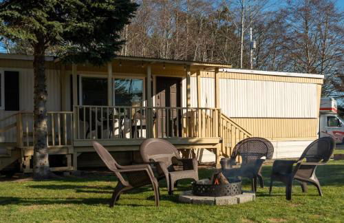 Stylish and Spotless Beach Getaway - Foto 28