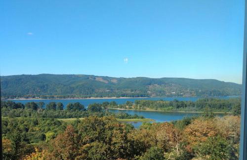 River & Garden View Suite of Kalama Oaks Lodge - Photo 4