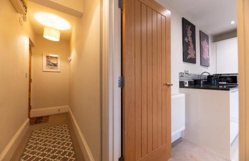 Stunning 1 BR Surbiton with views, near station - Pass the Keys - Foto 43