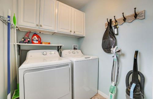 Dock and Views Lake Mitchell Home in Cadillac! - Foto 21