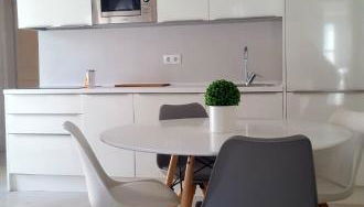 Preciosa planta baja a pocos metros de la playa - Foto 3