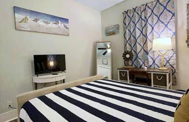 The Poolside Bungalow - Foto 13