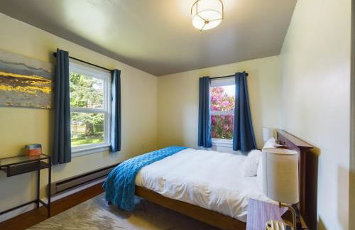 Daffodil Cottage in Downtown Packwood, WIFI, BBQ, Firepit, Smores - Foto 8