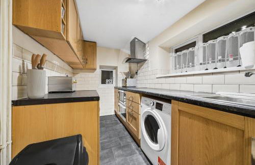 Knole Stylish 3BR House w Garden, Parking Near Cribbs and M5 by AltoLuxo Short Lets & Serviced Accommodation - Foto 6