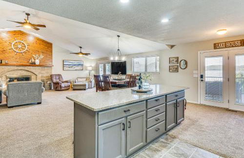 Lake of the Ozarks Home with Dock and Water Slide - Foto 8