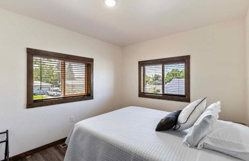 Lakefront Washington Home with Private Pool and Sauna - Foto 25