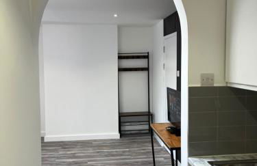 Yugogo One-Bedroom Apartment 37 London Road - Photo 11