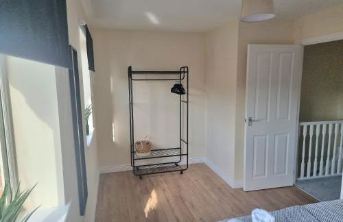 Stylish Spacious 4 Bed Townhouse near station with Parking & High Speed WiFi - Foto 36