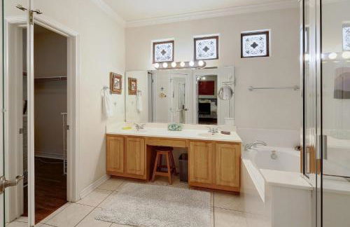 Rosey Bouldin Home Minutes to DT - Adelaide! - Photo 23