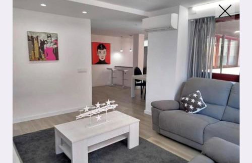 Apartamento totalmente reformado en 1ª linea - Foto 13
