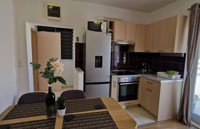 Sea-view Apartment - Sleeps 4, Parking & Balcony - Foto 12