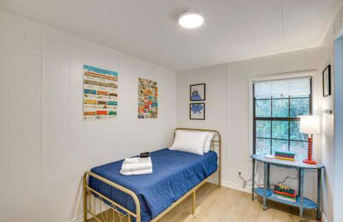 Lakefront Frankston Cabin with Dock and Fire Pit! - Foto 17