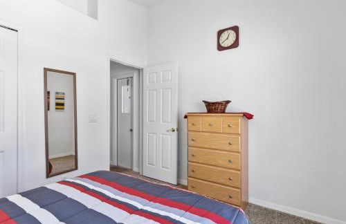 Sunny Getaway with Private Pool, Spa & Fenced Yard - Foto 18