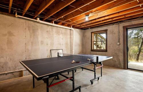 Vibrant Woodland Cabin Sanctuary near Great Cacapon River in West Virginia - Foto 30