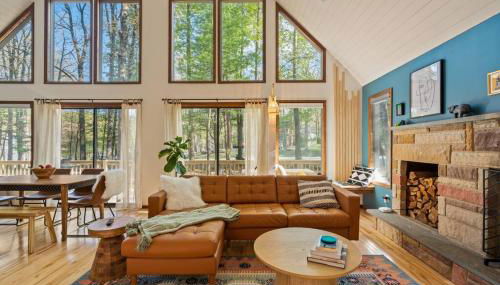 The Blue Forest Chalet - Kayak, Hike, Hot Tub - Foto 1