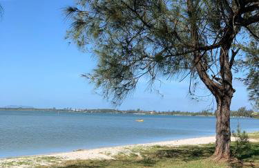 Casa com piscina, ar condicionado, campo de futebol e área gourmet a um quarteirão da lagoa de Praia Seca - Foto 47