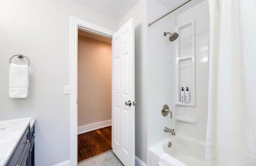 Fayetteville Retreat with Yard - Walk to Campus! - Foto 16