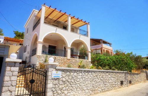 Maria's Private Residence - Photo 1