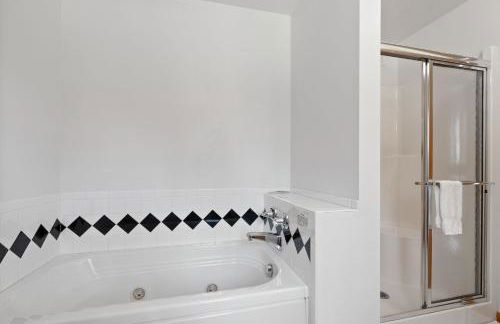 Blue Skies and Cherry Pies by Simple Life Rentals - Foto 8