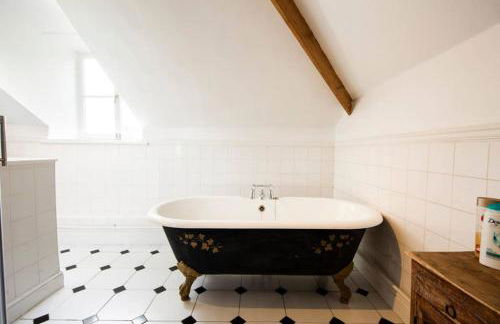 Clifton Spacious 3 Bed Apt & Parking - Simplycheckin - Foto 7