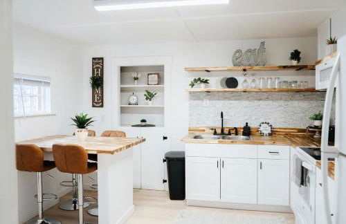 NEW! Cozy and Modern unit with Hot tub - Foto 1