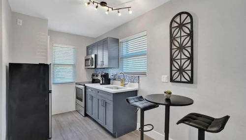 Rustic Retreats Spacious 1BR For 4 guests In The Heart of Fort Lauderdale - Foto 2