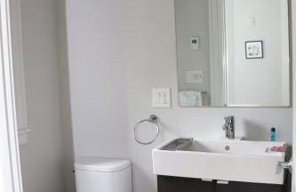 A Stylish Stay w/ a Queen Bed, Heated Floors.. #18 - Foto 5