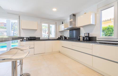 The Tower Villa - Photo 7