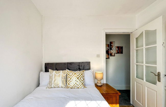 Beautiful Detached Villa - Jacuzzi Bath - Parking - Foto 52