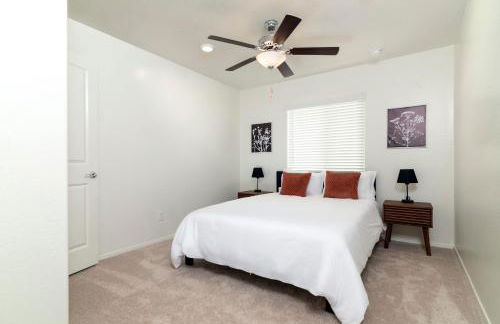 Spacious Family Oasis ~ PoolTable ~ Backyard ~ Pkg - Foto 22