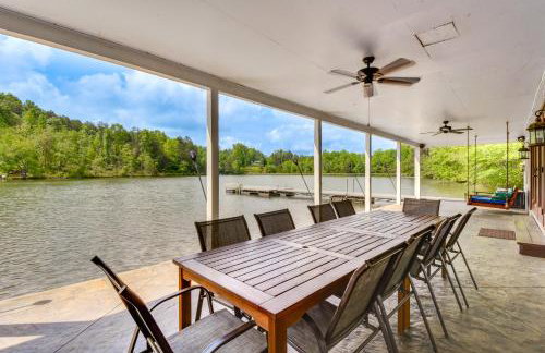 Hot Tub, Dock, Lakefront Luxe Six Mile Retreat - Foto 27