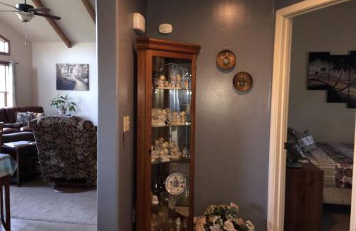 Luxury Cabin Rental with a Fire Pit in Coulterville, California - Foto 13