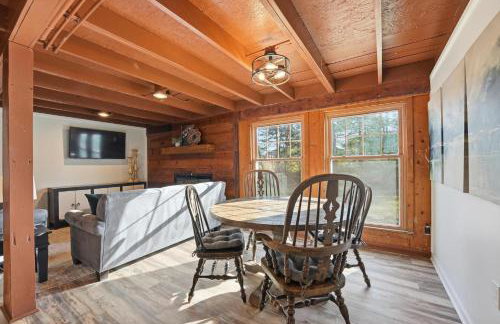 Renovated 1950s Barndominium Pet-Friendly & Modern - Foto 11