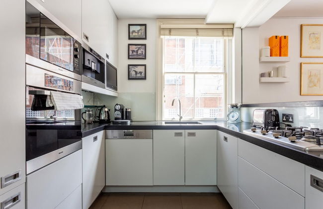 NEW Stunning 5BD Kensington House - Photo 23