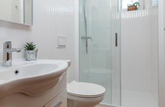 Villa Bacio with heated pool, starlink internet - Foto 35