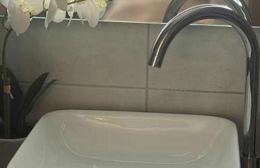 Wonky 2 A Cosy Hideaway in the Heart of Cheshire - Photo 4