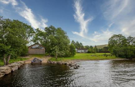 Ardeonaig Lodge with Hot Tub & Water Fronted Games room - Foto 43
