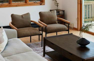 Private Chalet with Fire Pit Deck and Large Yard - Foto 6