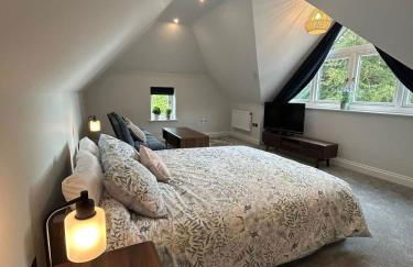 Goring River Retreat with Gym and Wellness Area - Photo 5