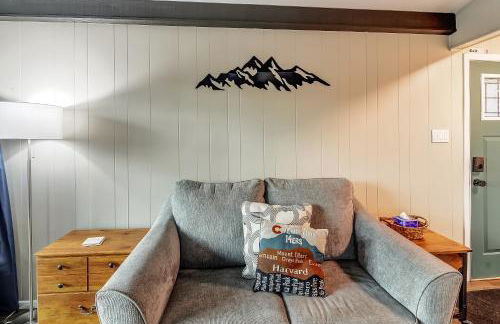 Cozy Mountain Home with Great Views, Deck & WiFi - Photo 22