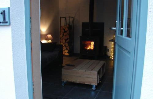 AUTHENTIQUE MAISON DE PECHEUR ENTRE-TERRE & MER Avec Un POÊLE À BOIS A Disposition - Foto 3