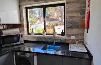 The Swallow's rest beach house - Meia Praia - Foto 7